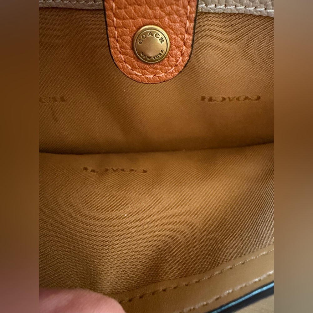 **SALE**Coach Tan Leather Wristlet- strap is missing - Picture 4 of 8
